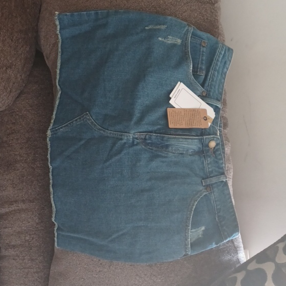 Roxy skirt size large